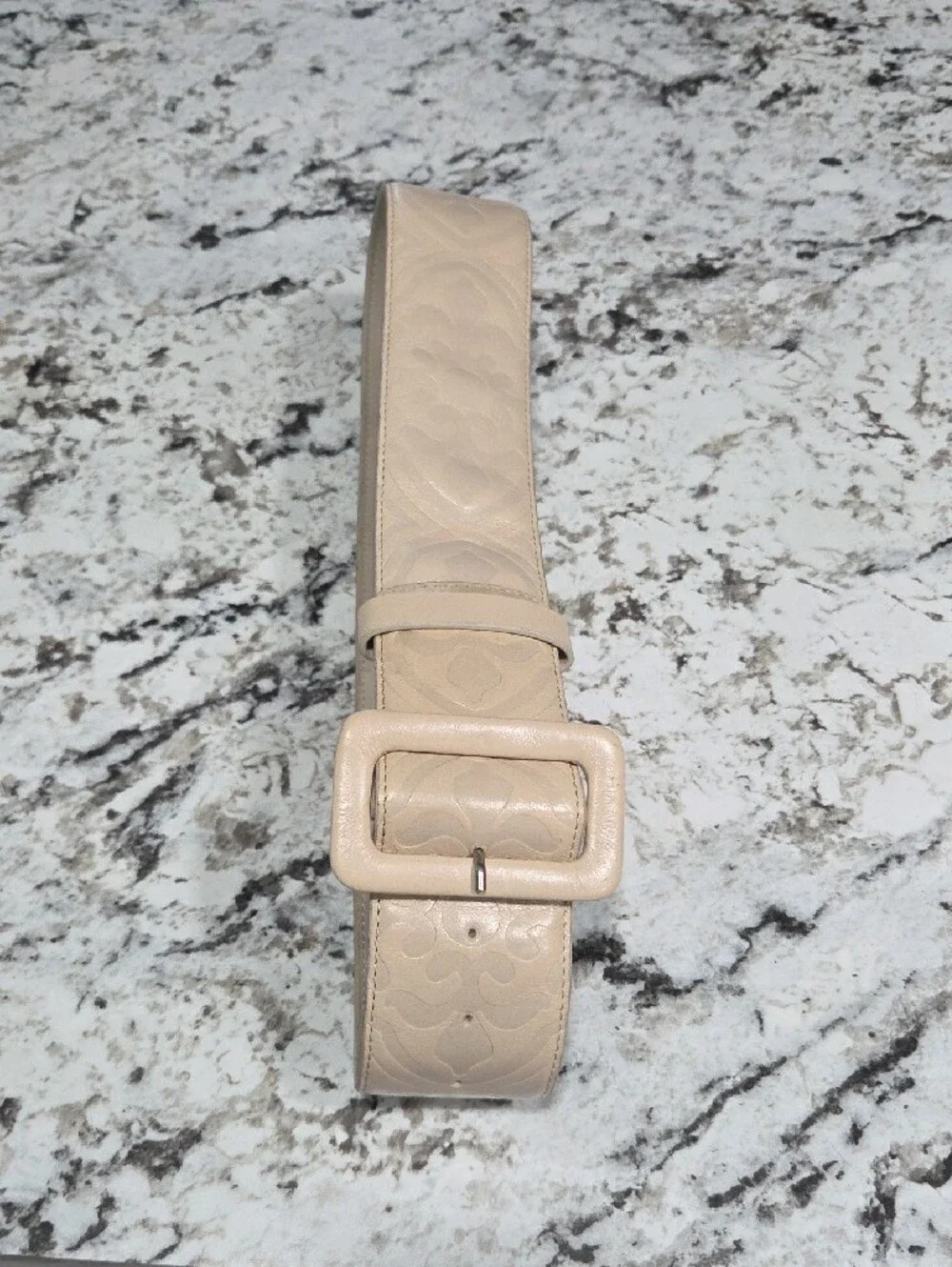HOBO Neutral Beige Leather Belt with Square Silver Buckle Vintage